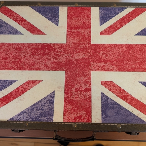 Large Union Jack Wooden Storage Box - Picture 5 of 9